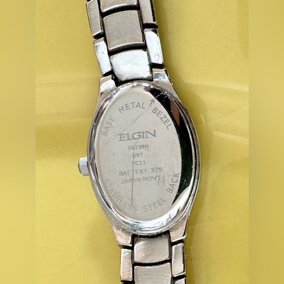 Vintage Elgin Diamond Quartz Two Tone Watch—Working - Picture 10 of 10